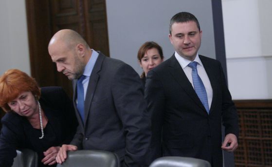 Дончев поискал оставка на кабинета, Павлова и Горанов надделели с "против"