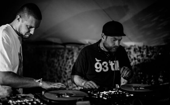 DJ Cheeba и DJ Moneyshot пристигат в София
