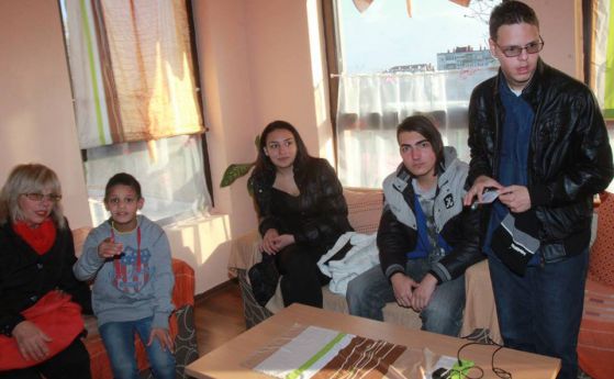 "Деца помагат на деца" мина и през Варна (галерия)