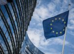 В Еврокомисията вдигат заплатите за Коледа със задна дата