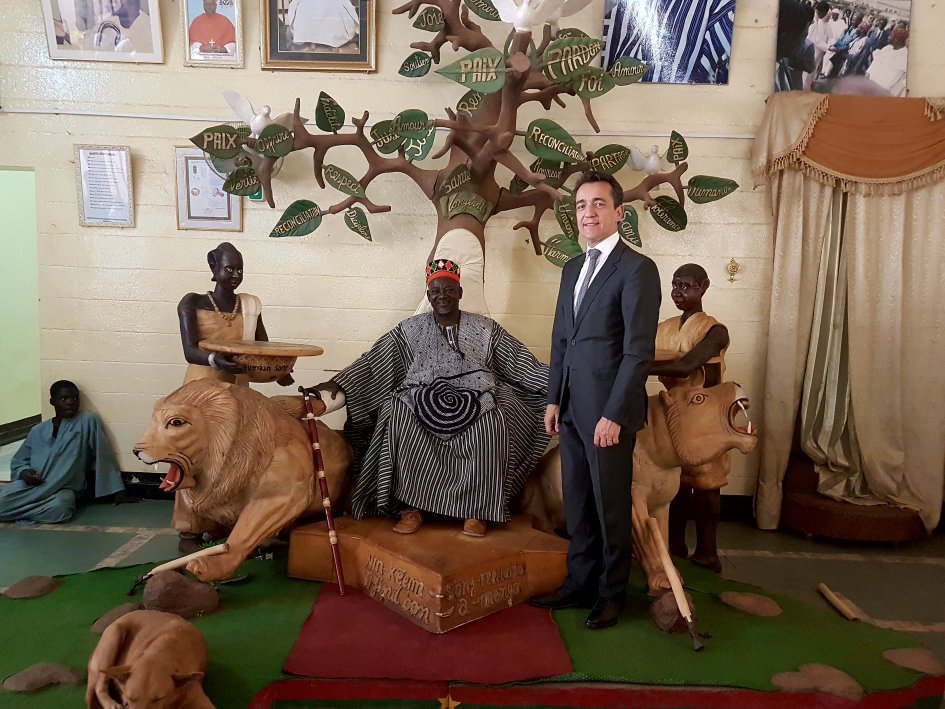 Ето как кралят на мосите посрещна Кабан в Буркина Фасо (снимки ...