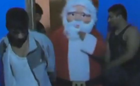 Дядо Коледа арестува наркотрафиканти в Перу (видео)