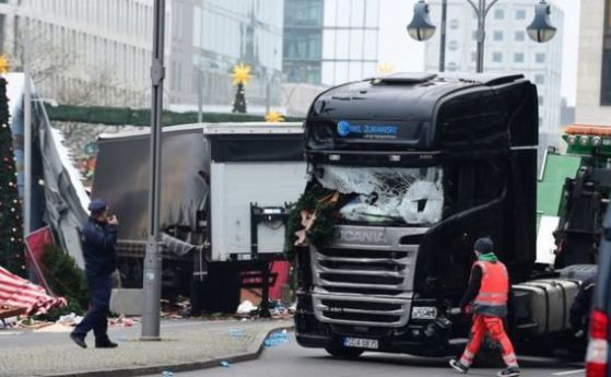 Полицията издирва тунизиец за атентата в Берлин