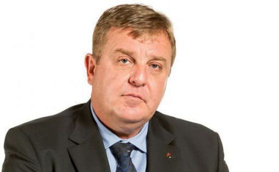 Каракачанов възрази, че Борисов му просвоил идеята за полицай във всяко село