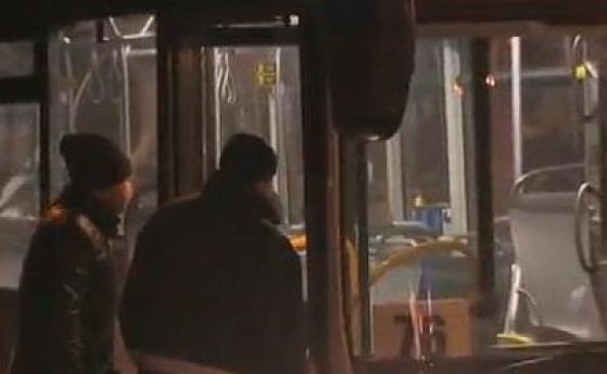 Версия: По автобуса са стреляли ядосани пътници в автомобил