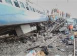 39 мъртви, много ранени при влакова катастрофа в Индия