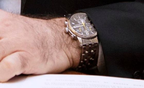 Президентът Радев с часовник за 1000 лева