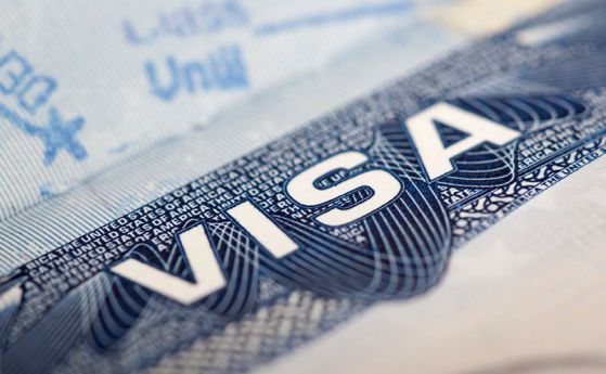 Съдия спря указа на Тръмп за имигрантите с валидни визи