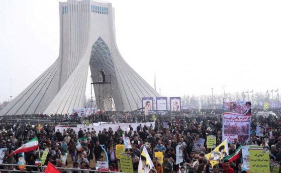 Протести в Иран срещу санкциите на Тръмп заради балистичните ракети
