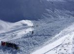 Откриха живи петима от затрупаните от лавина скиори във френските Алпи