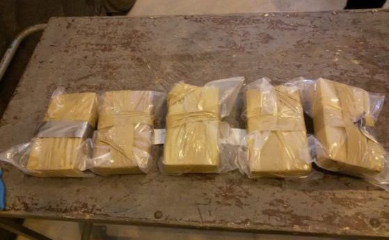 Заловиха венецуелка с над 3 кг кокаин на летище София