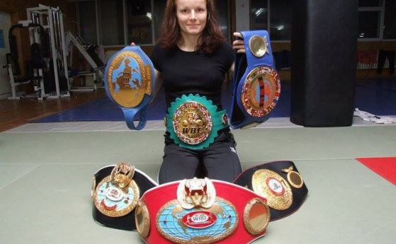 Галя Иванова излиза срещу рускиня за световна титла в бокса