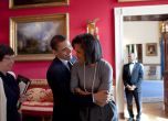 Барак и Мишел Обама сключиха рекордно скъп договор за книги
