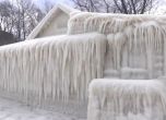 Замръзна къща на брега на езерото Онтарио в щата Ню Йорк (снимки и видео)