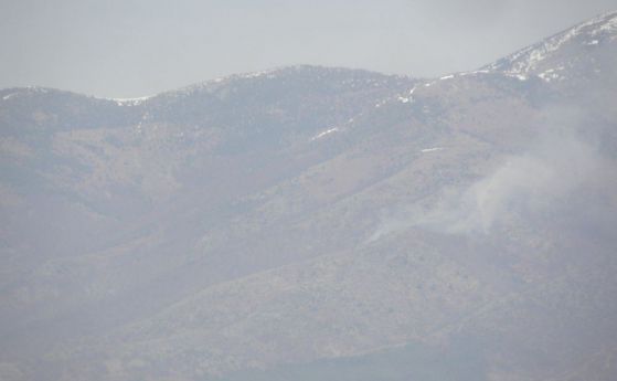 Пожар гори по западните склонове на Рила