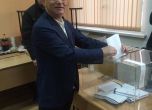 Доган гласува пръв от партийните лидери