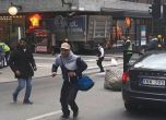 Камион се вряза в пешеходци в Стокхолм, трима загинаха (снимки и видео)