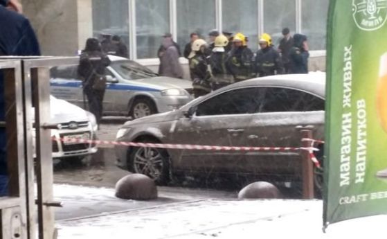 Бомба пред библиотека в Санкт Петербург откъсна ръцете на студент