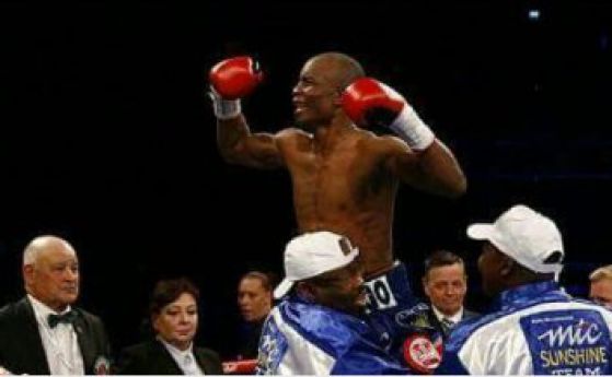 Намибиец нокаутира легенда в бокса