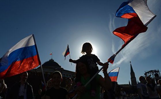 Руснаците са доволни от анексирането на Крим, но не искат да плащат за него, сочи проучване