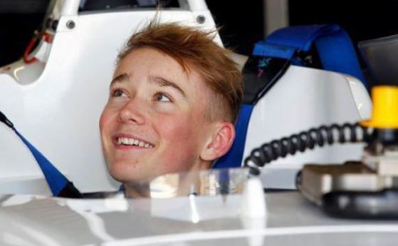 Катастрофа на Донингтън остави талант от Формула 4 без крака