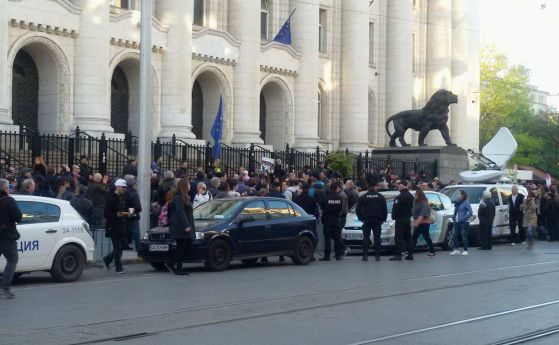 Протест поиска оставката на Цацаров (снимки)
