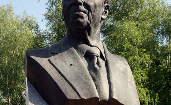 Откриха паметник на Роналд Рейгън в Южния парк (снимки)