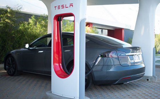Tesla откриват зарядна станция за автомобили в Пловдив