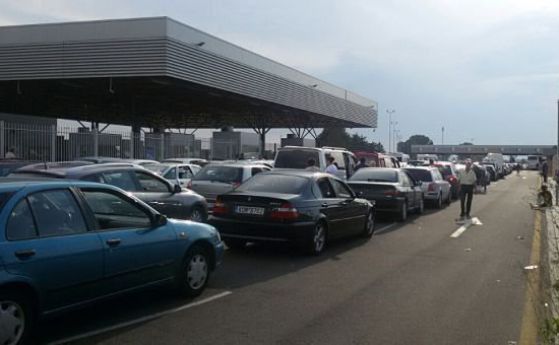 300 000 автомобила напускат София днес и утре