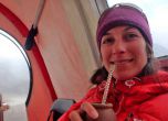 Алпинистка оцеля блокирана сама за четири дни на най-високата планина в Канада