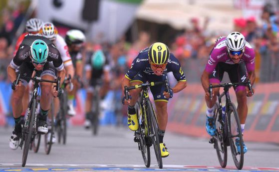 Фотофиниш определи победителя в седмия етап на Джирото (видео)