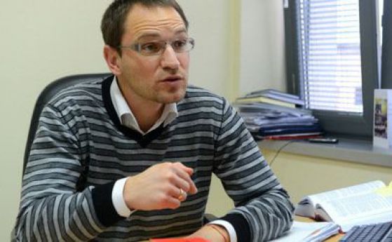 Калин Калпакчиев иска Цачева да инициира проверка срещу главния прокурор