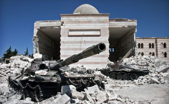 ООН предлага сирийското правителство и опозицията да съставят нова конституция