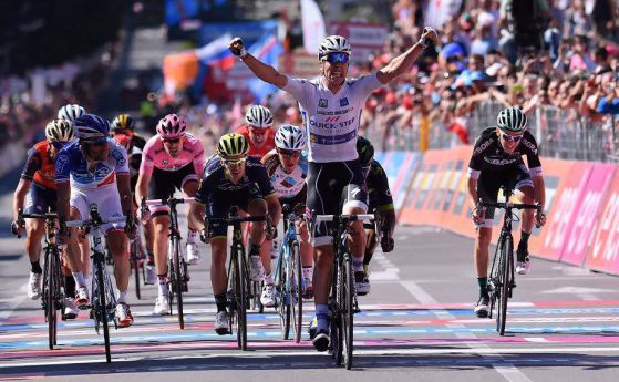 Юнгелс взе 15-ия етап в Джирото, без промени на върха