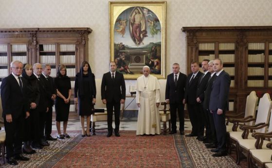 Св. синод опроверга президента за делегацията при папата