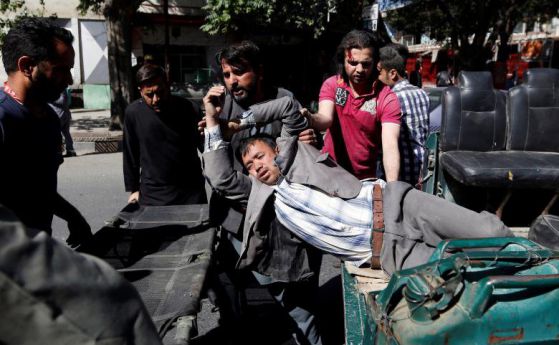 Огромна експлозия в Кабул: 90 убити и 380 ранени, ударено е и посолството ни (обновена)