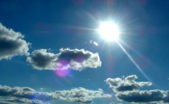 Времето в понеделник: Слънчево и топло с превалявания