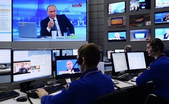 Путин отговаря на въпроси в традиционната "пряка линия"
