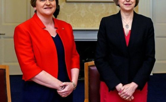 Британският премиер Тереза Мей обеща Северна Ирландия да получи 1