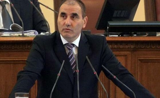 Президентът Румен Радев потъпка българската Конституция това обяви от