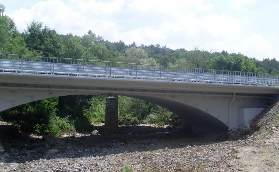 Завърши реконструкцията на моста над река Мараш край полигона Ново