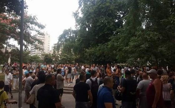 Поредна вечер на протест в Асеновград