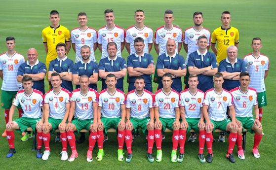 Младите национали на България и Англия вече са на стадиона (видео)