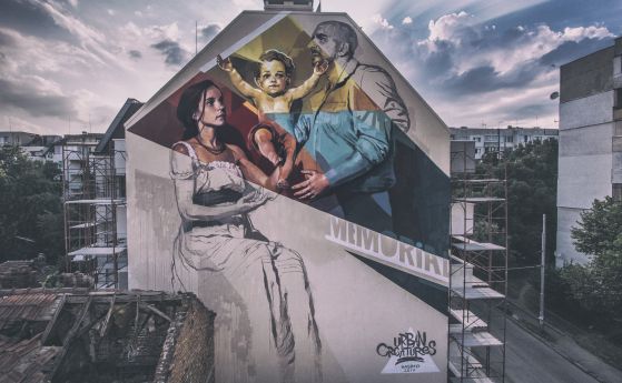 Сграда в "Хаджи Димитър" стана произведение на изкуството с уникални графити (галерия)