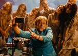 Пародиен клип показва Меркел с Брекзит боксерки, танцуваща с бежанци зомбита (видео)
