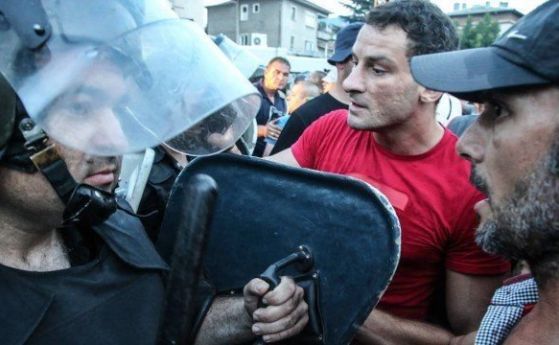 Още двама арестувани за побоя в Асеновград, повдигнаха обвинения на Перата