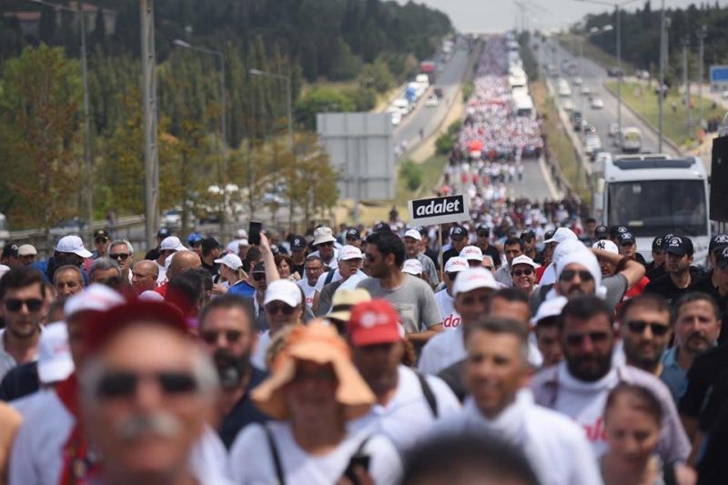 Лидерът на водещата опозиционна сила в Турция Кемал Кълъчдароглу завърши