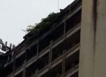 Срути се част от покрива на хотел в Смолян