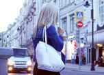 Как да носите дамската си чанта, за да не навредите на гърба си