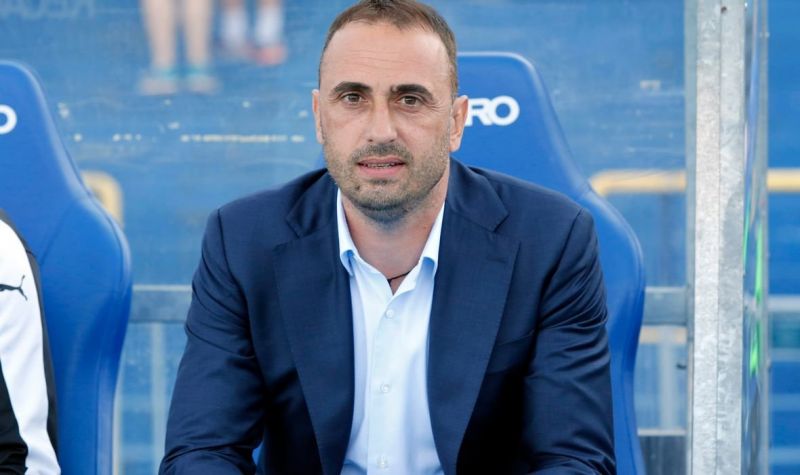 Българинът Ивайло Петев е уволнен като треньор на Динамо Загреб.